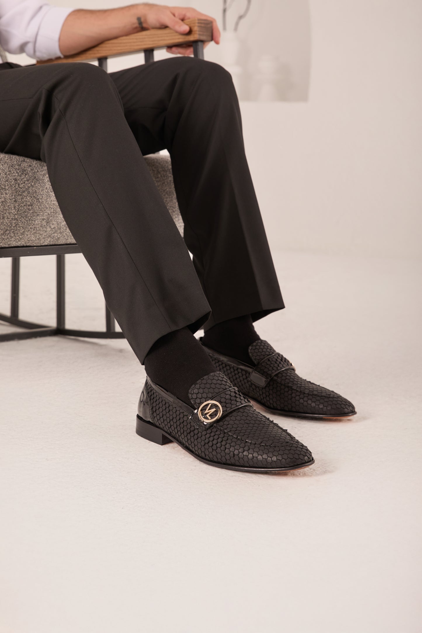 El zapato de vestir de cuero negro Monarch para hombre