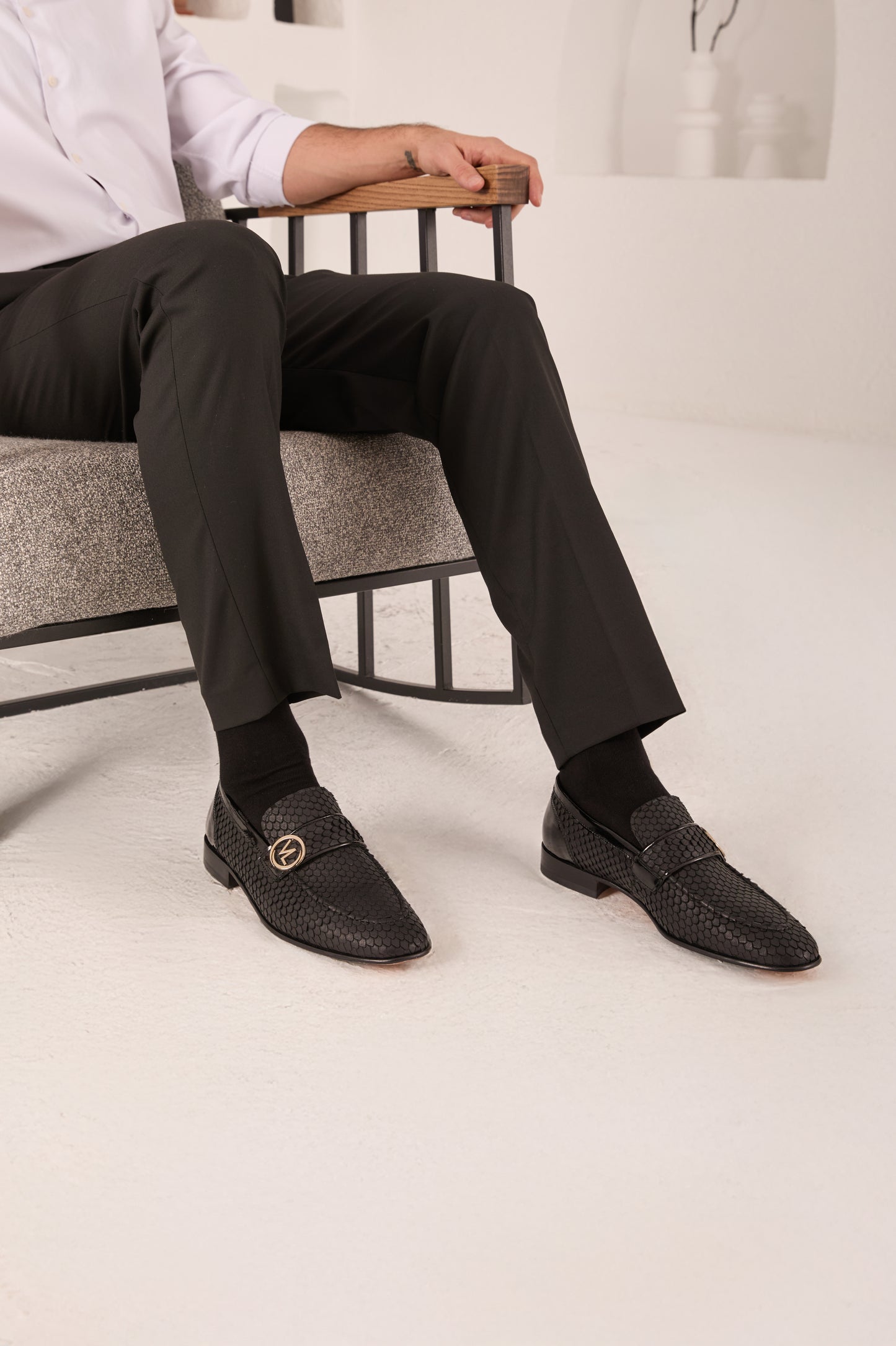 El zapato de vestir de cuero negro Monarch para hombre