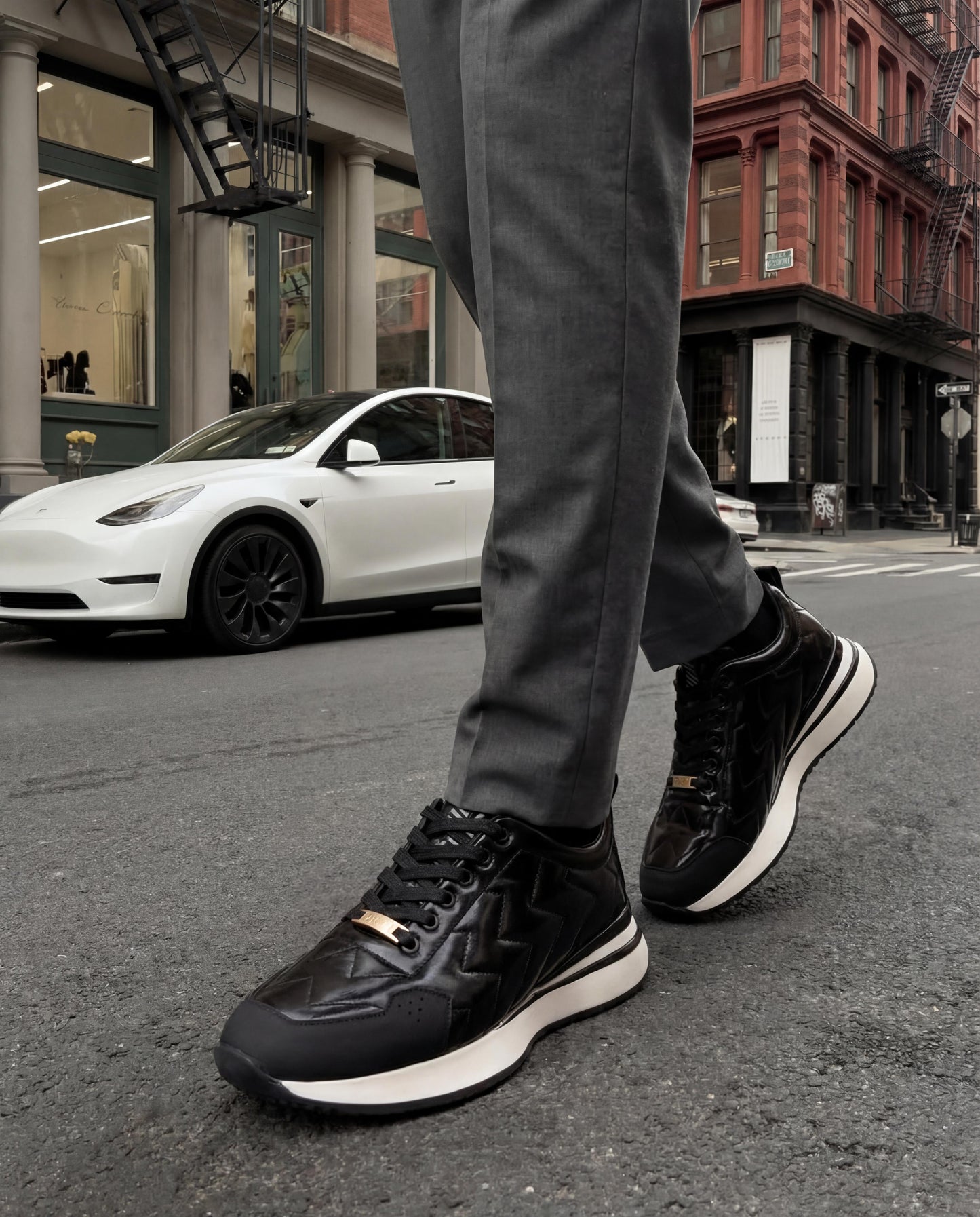 La Zapatilla para Hombre Veneto de Cuero Negro