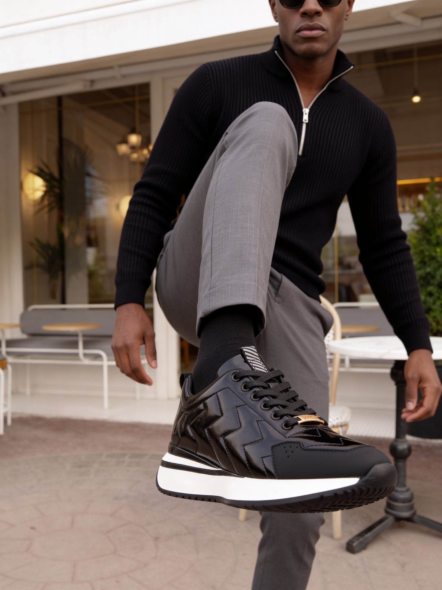 La Zapatilla para Hombre Veneto de Cuero Negro