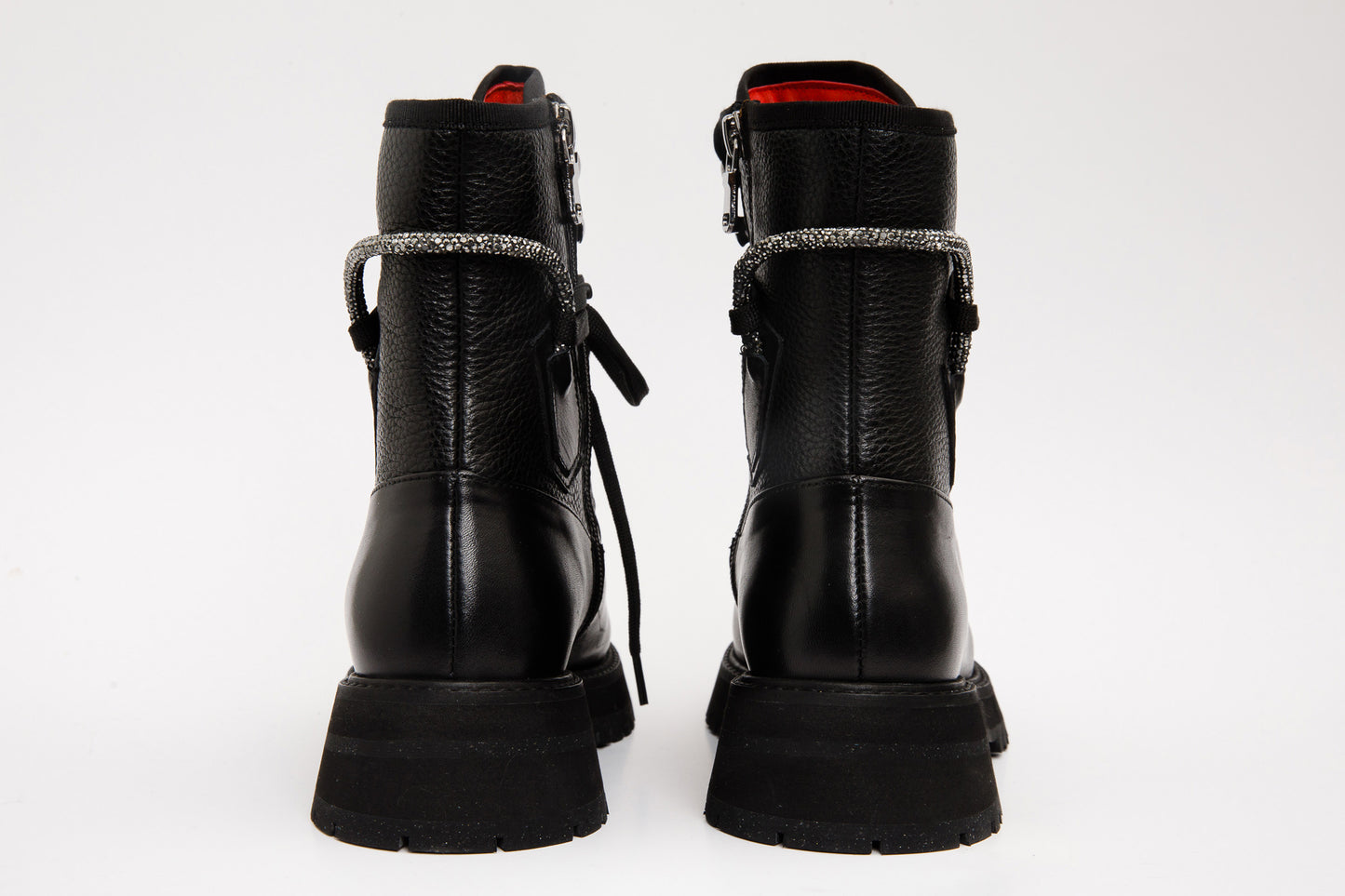 Botín de mujer con cordones y cremallera lateral de cuero negro Arata