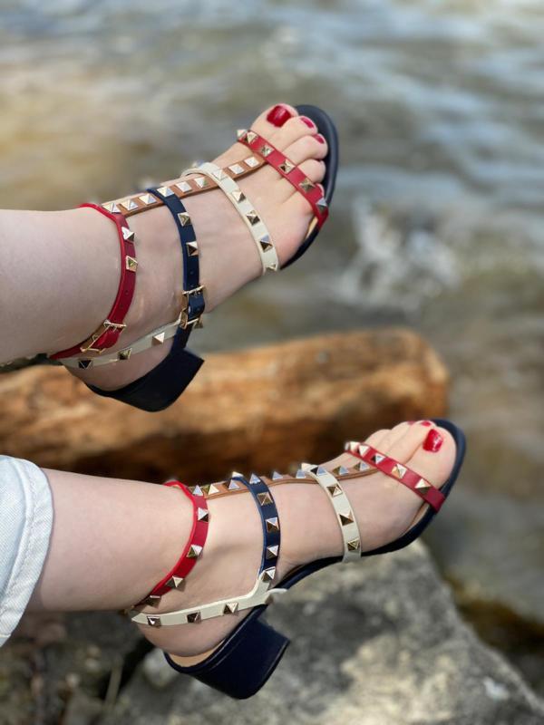 Sandalia de mujer de piel con múltiples tiras multicolor Nejapa