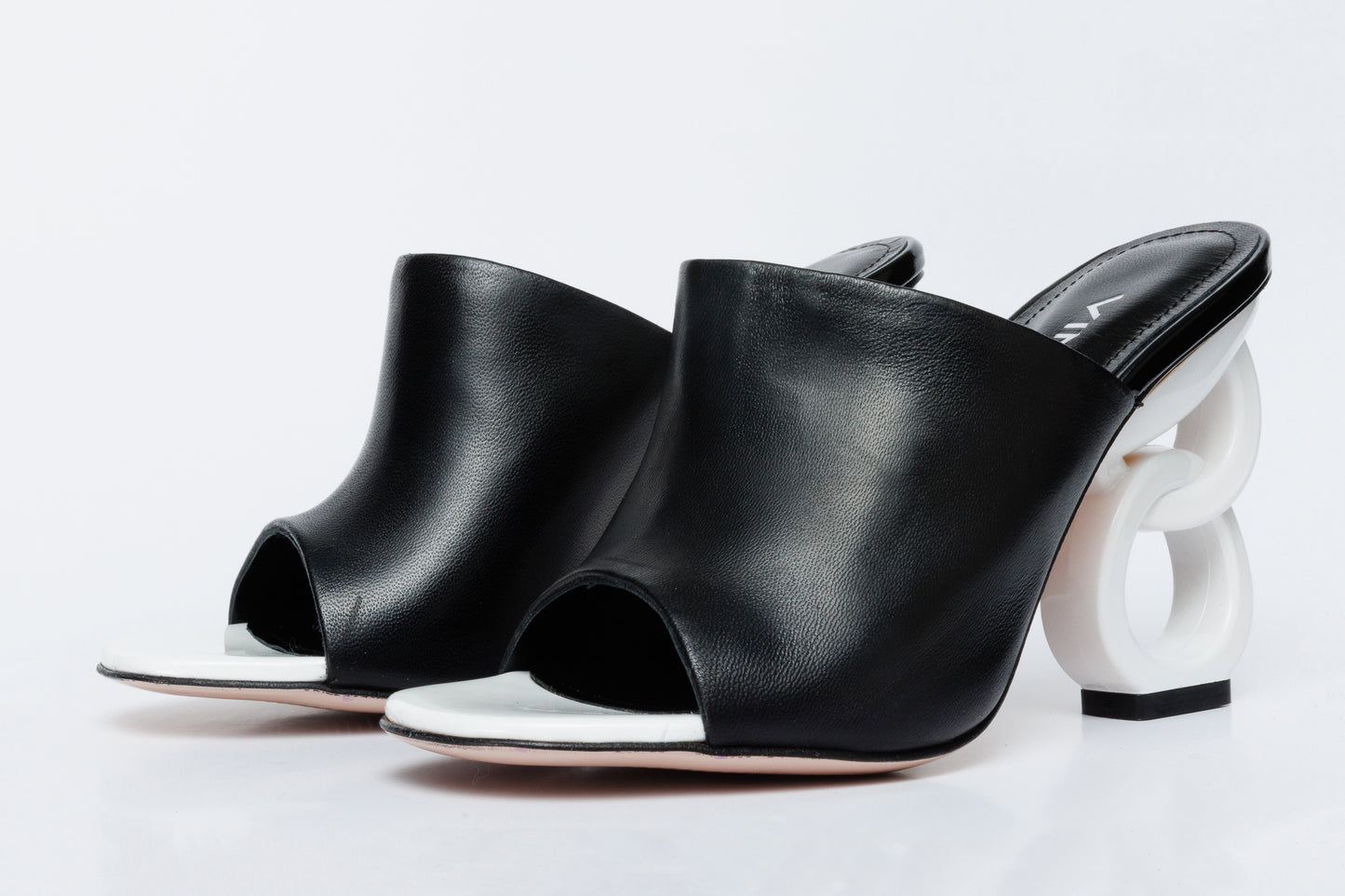 The Cymmer Black Leather Women Sandal
