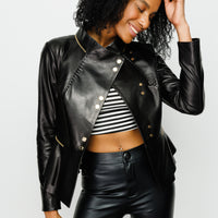 La chaqueta de cuero negra para mujer de Olmetti