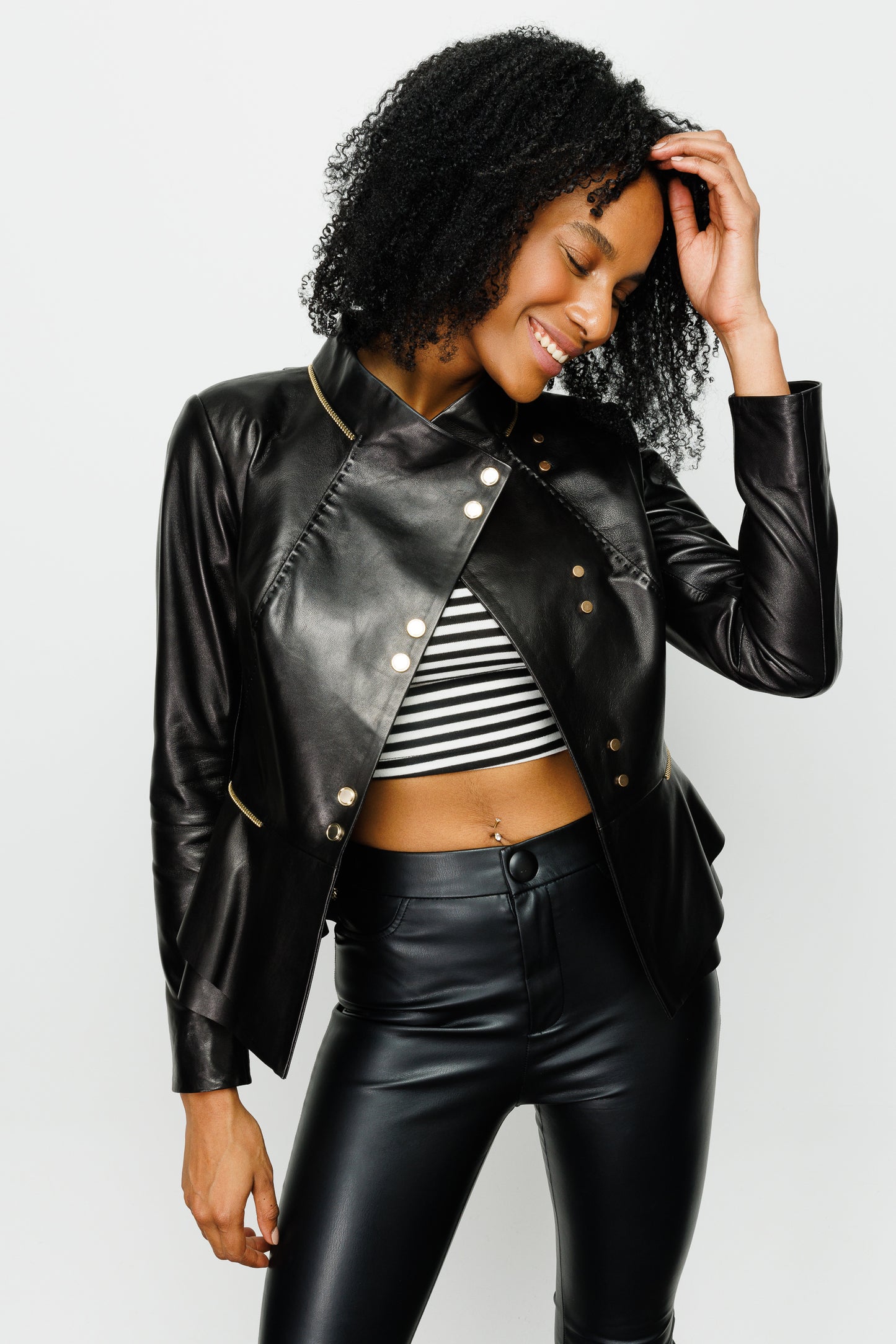 La chaqueta de cuero negra para mujer de Olmetti