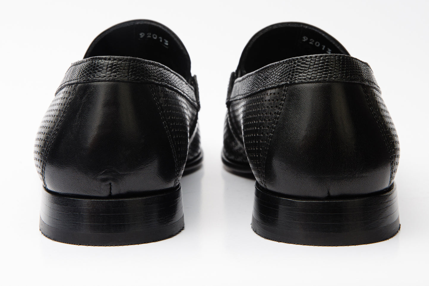 El mocasín de cuero negro Acerra para hombre