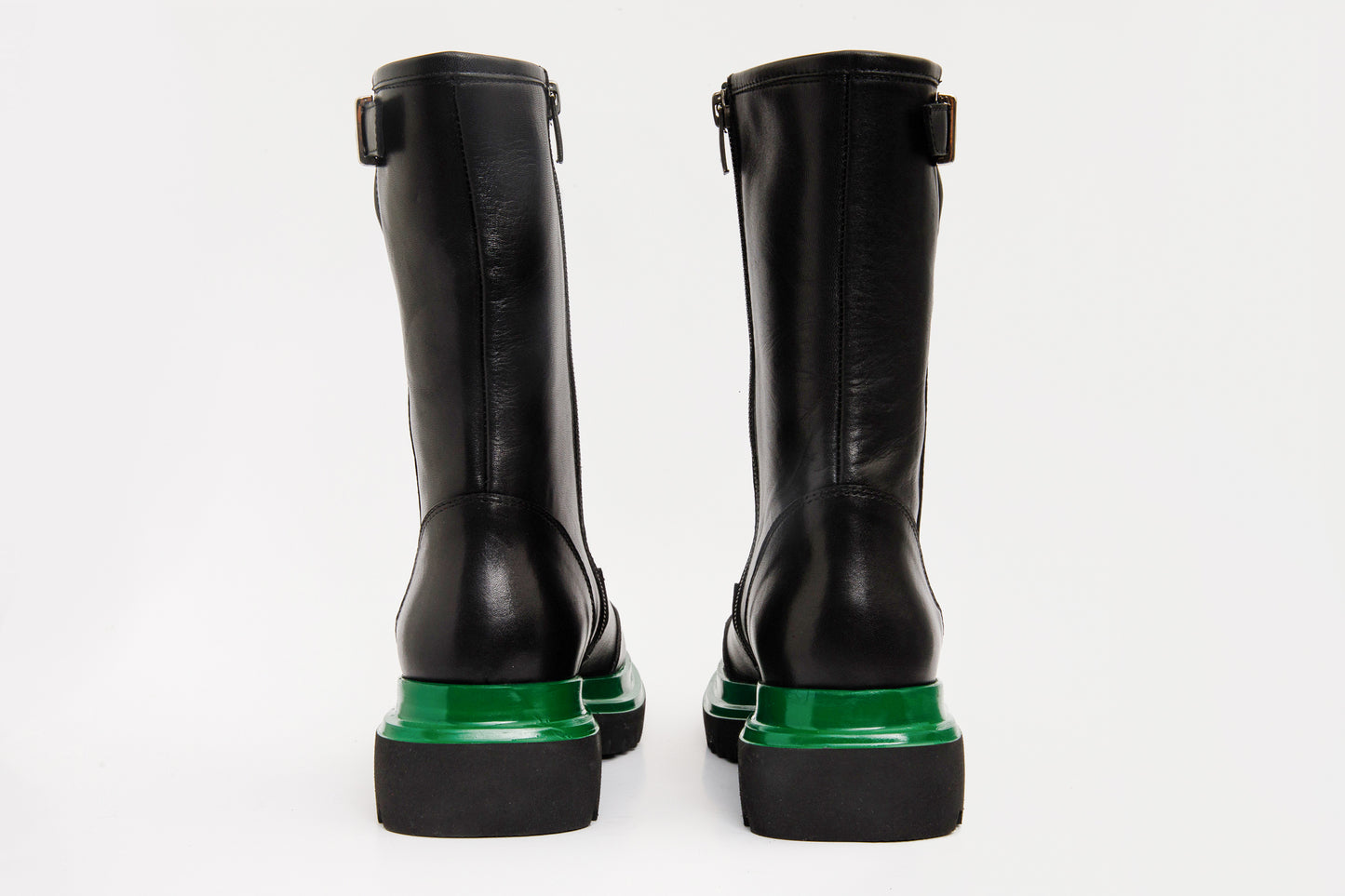 Bota de media pantorrilla de cuero negro Yako para mujer