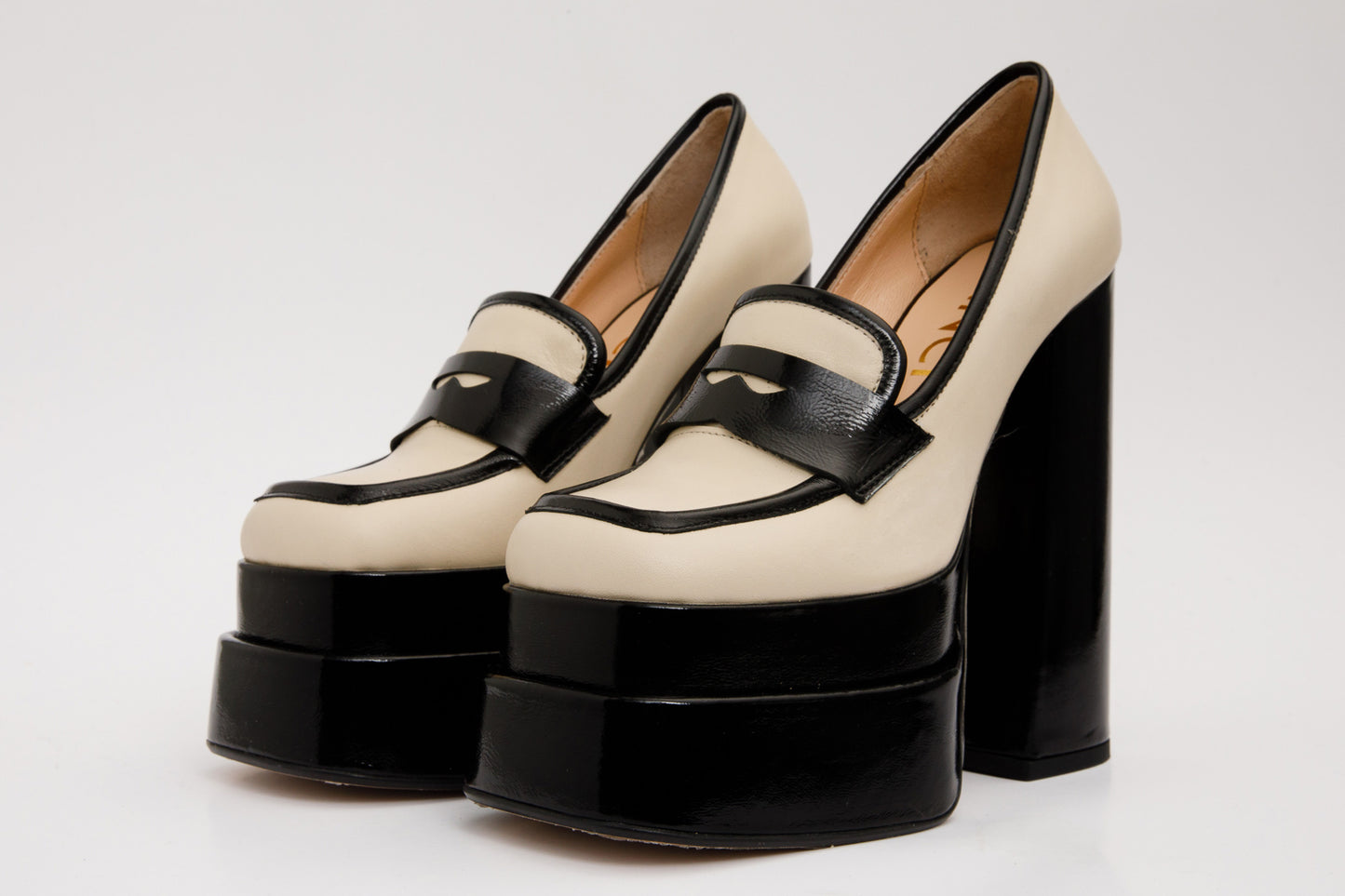 ¡Venta final de zapatos de mujer con plataforma y tacón de piel color crema latino!
