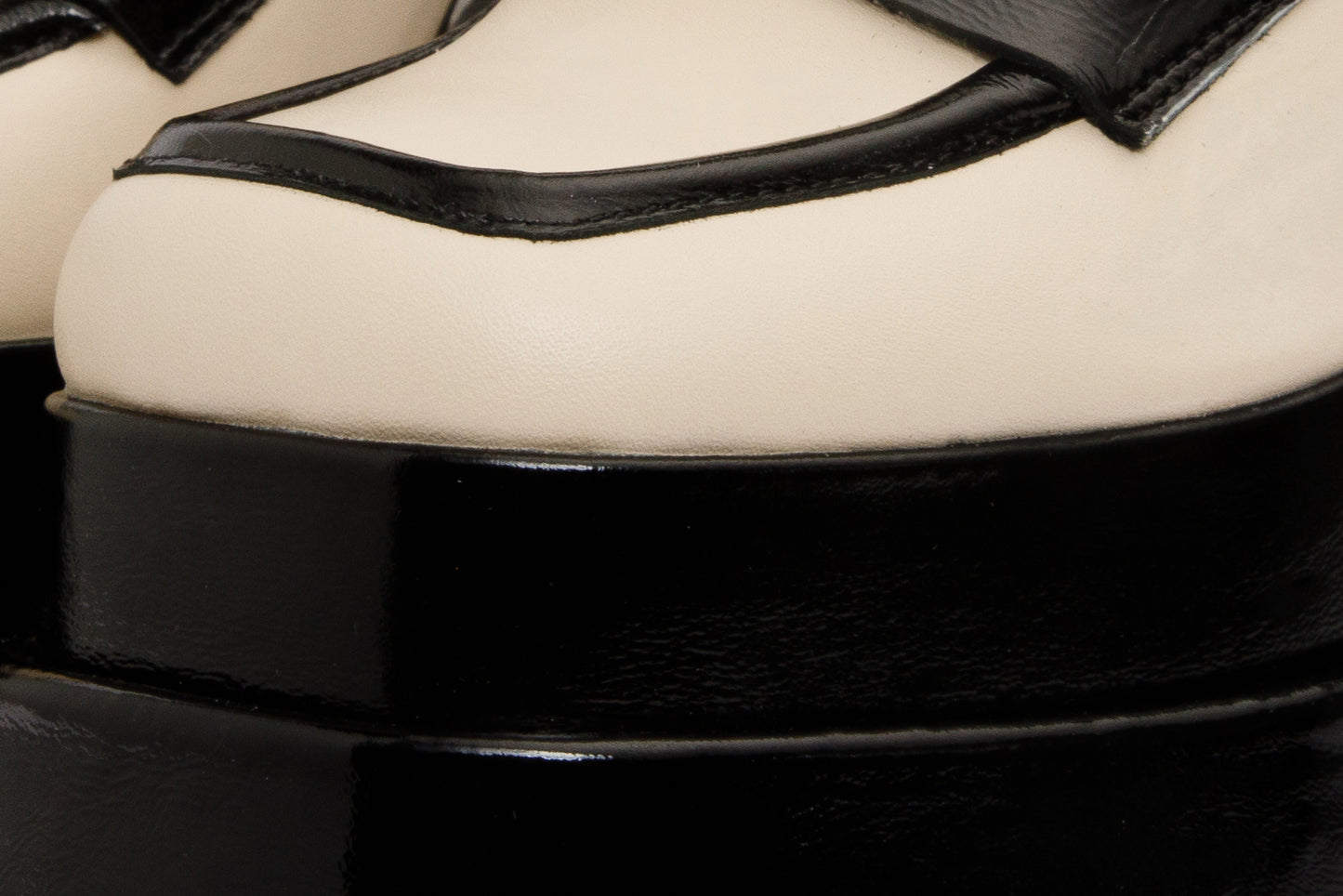 ¡Venta final de zapatos de mujer con plataforma y tacón de piel color crema latino!