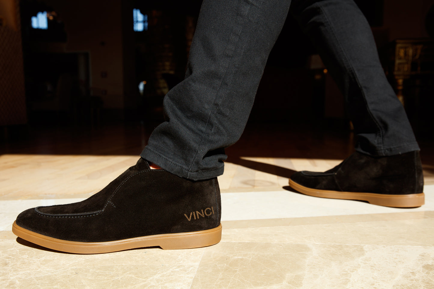 ¡La Bota de Hombre Belek Black Open Walk de Cuero Suede en Venta Final!
