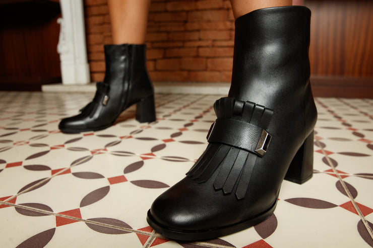 The Luksor Black Leather Block Heel Boot