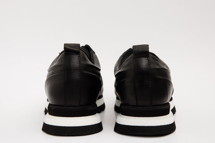 The Barnett Black Leather Sneaker