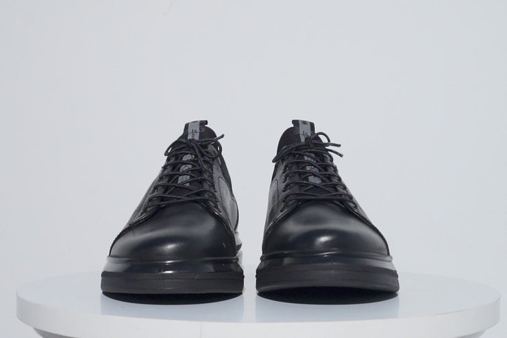 The Vilnius Black Leather Sneaker