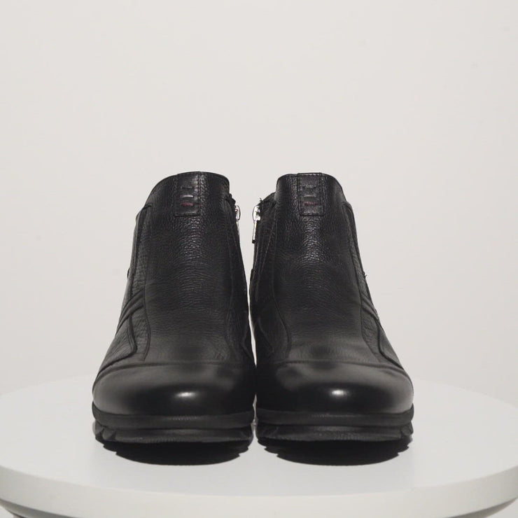 The Montreal Black Leather Casual Zip-Up Ankle Boot