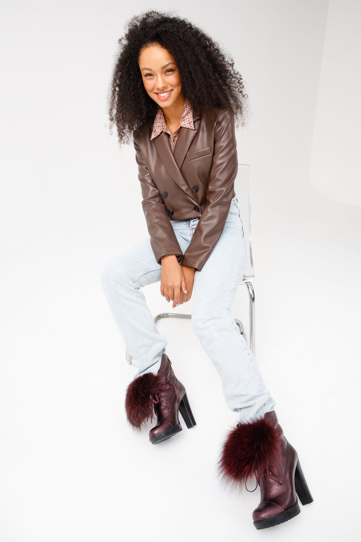 Bota de mujer con plataforma y tacón de media pantorrilla de piel natural color burdeos Melo