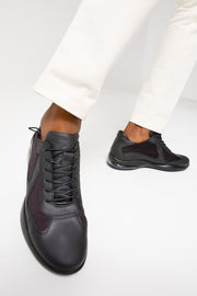 The Zona Black Leather Sneaker