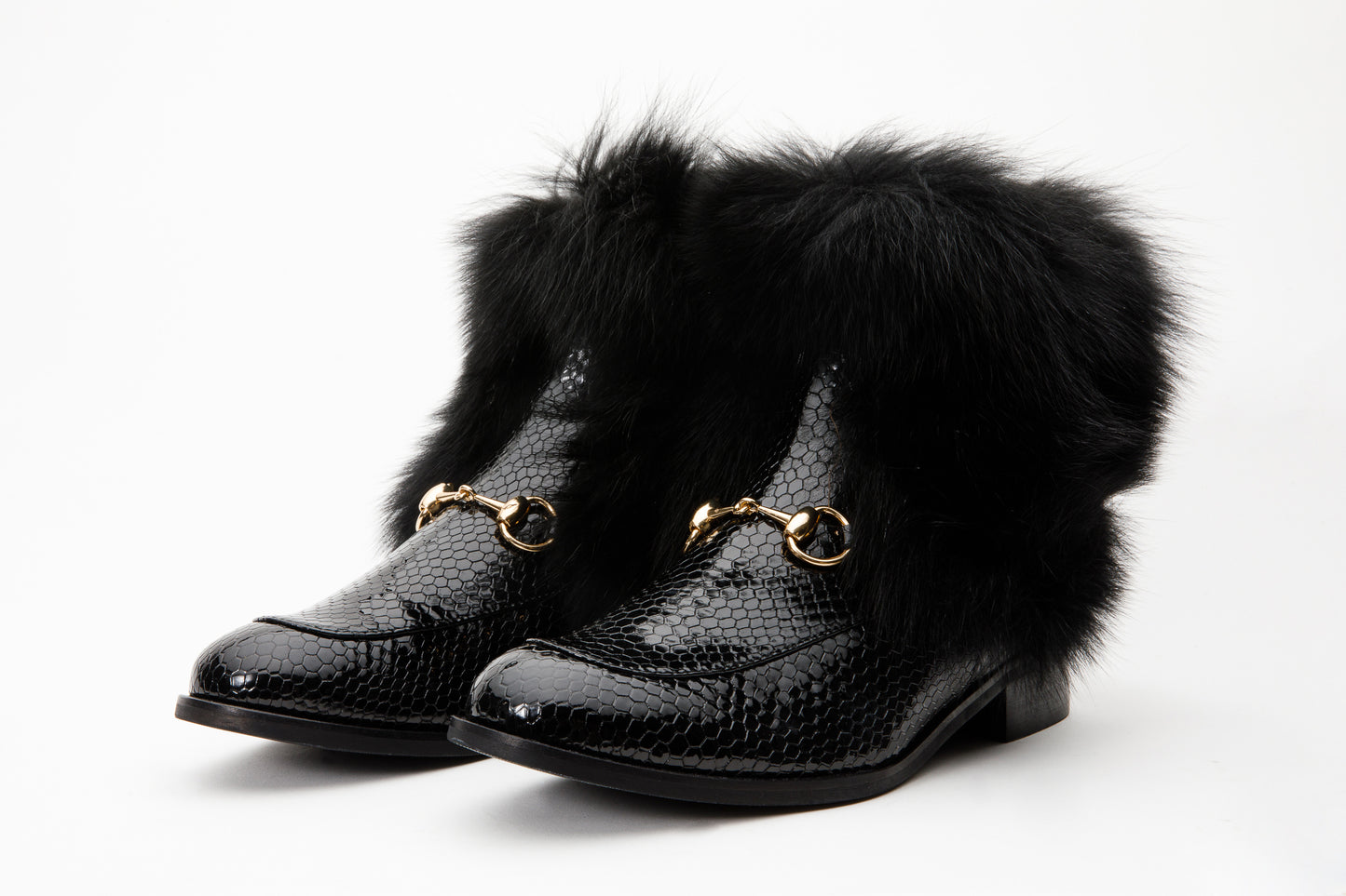 Bota de mujer de media pantorrilla de piel natural y charol negro Izmir