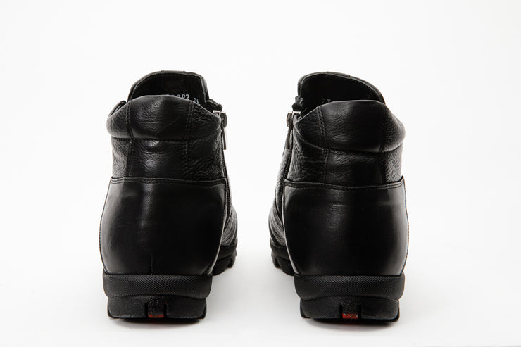 The Montreal Black Leather Casual Zip-Up Ankle Boot