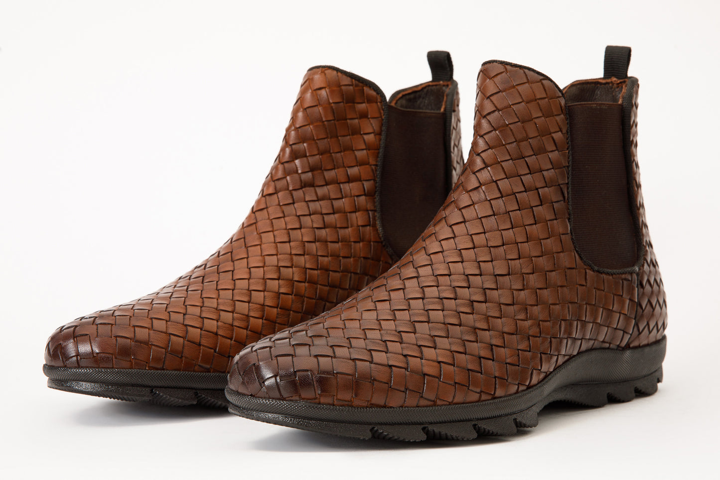 The Luxpre Tan Leather Handwoven Casual Chelsea Men Boot