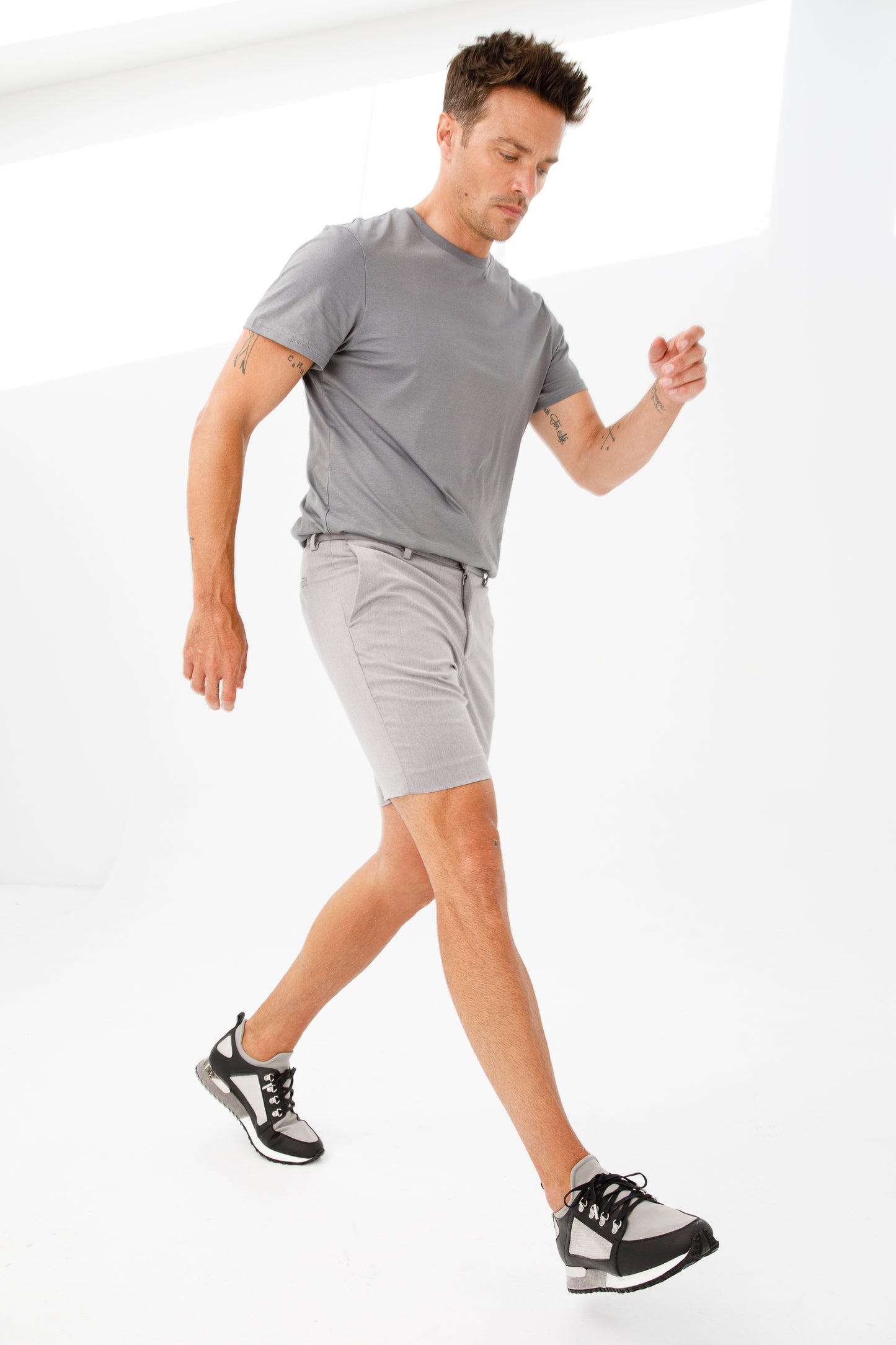 ¡Venta final de zapatillas de cuero gris Emir para hombre!