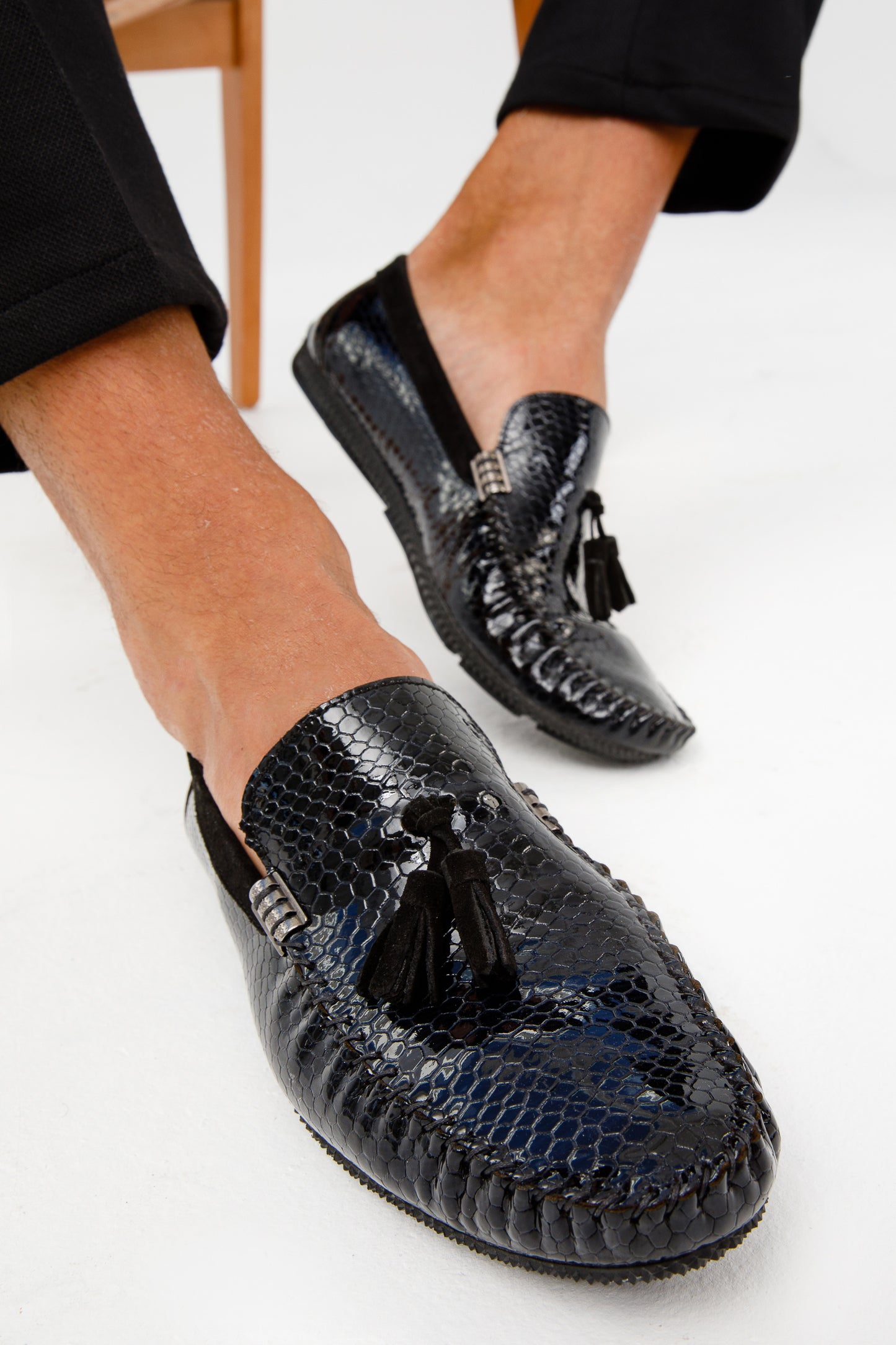 El Zapato Loafer para Hombre de Cuero Patente Negro Cordova ¡Venta Final!