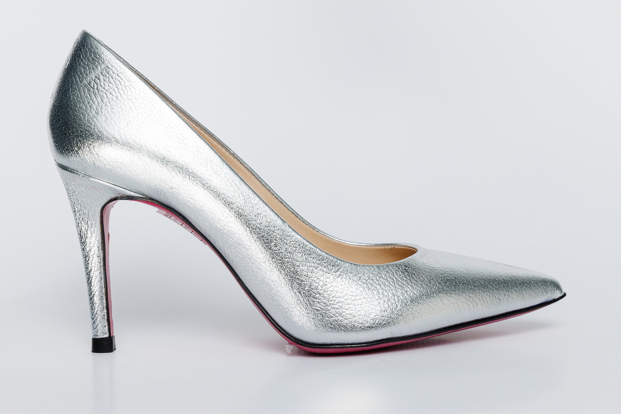 The Ege Silver Leather Pump Fuchsia Sole