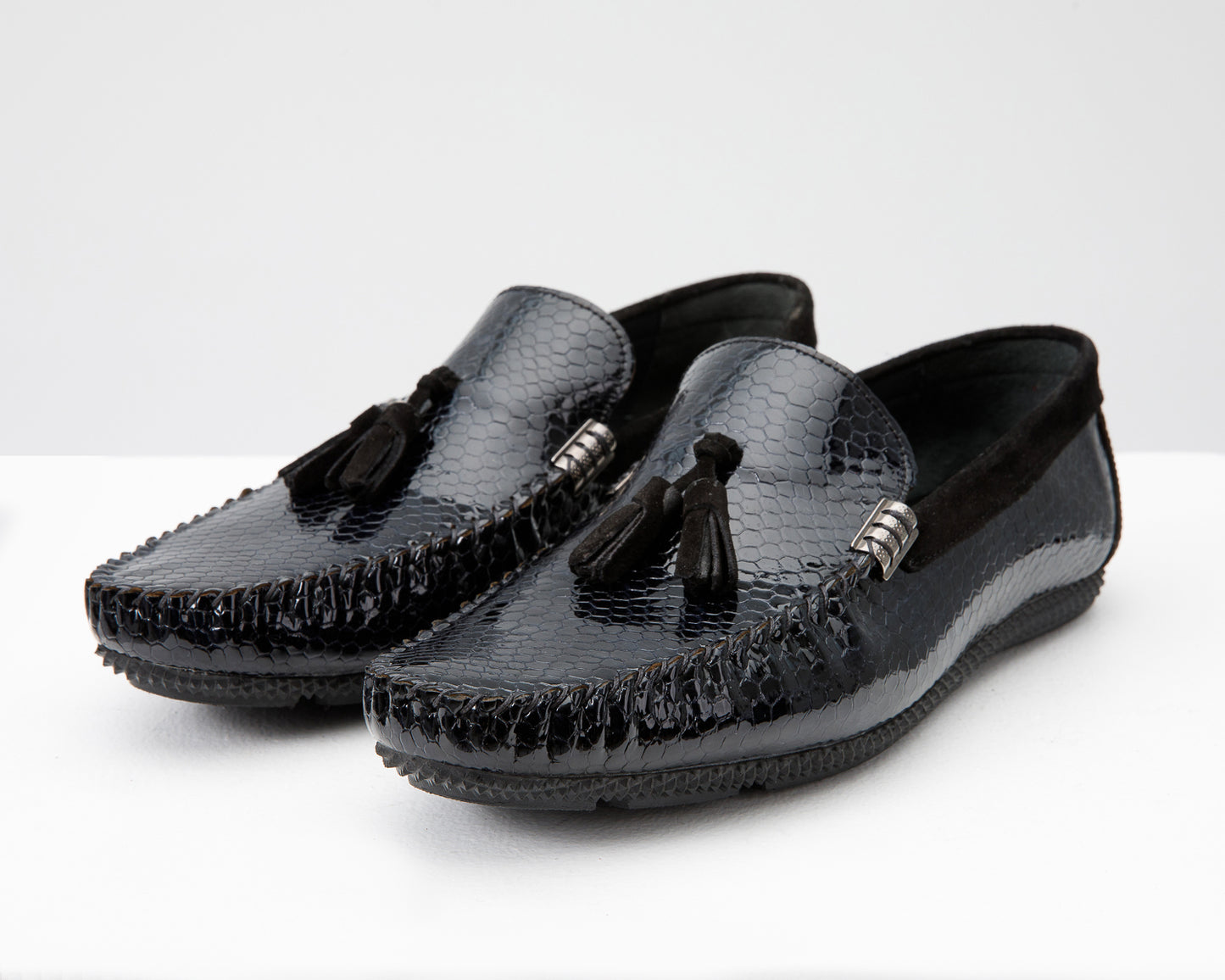 El Zapato Loafer para Hombre de Cuero Patente Negro Cordova ¡Venta Final!