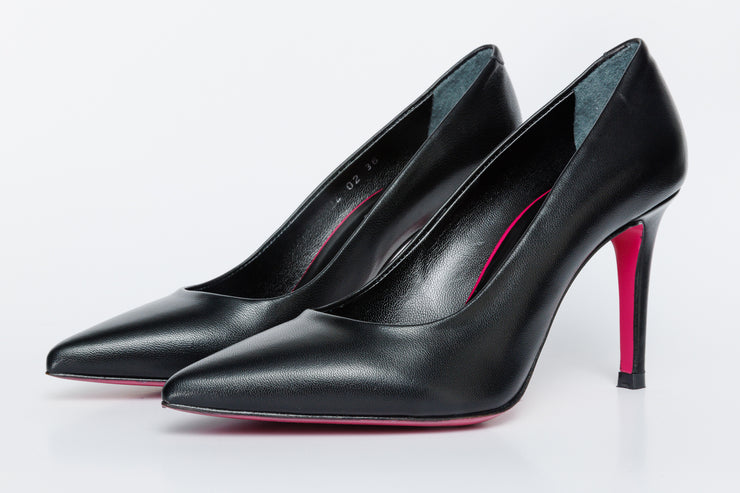 The Ege Black Leather Pump Fuchsia Sole