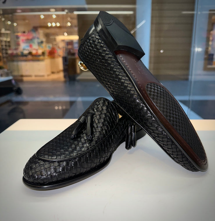 The Mclean Shoe Black Woven Tassel Loafer