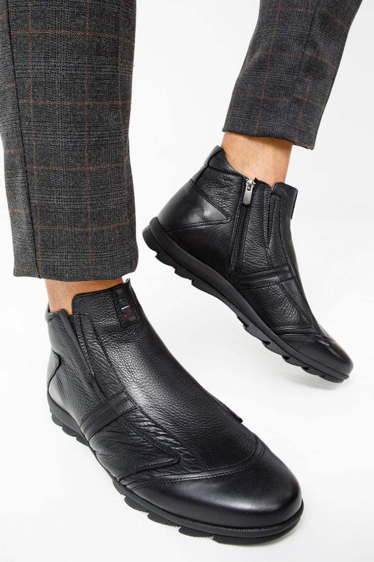 The Montreal Black Leather Casual Zip-Up Ankle Boot